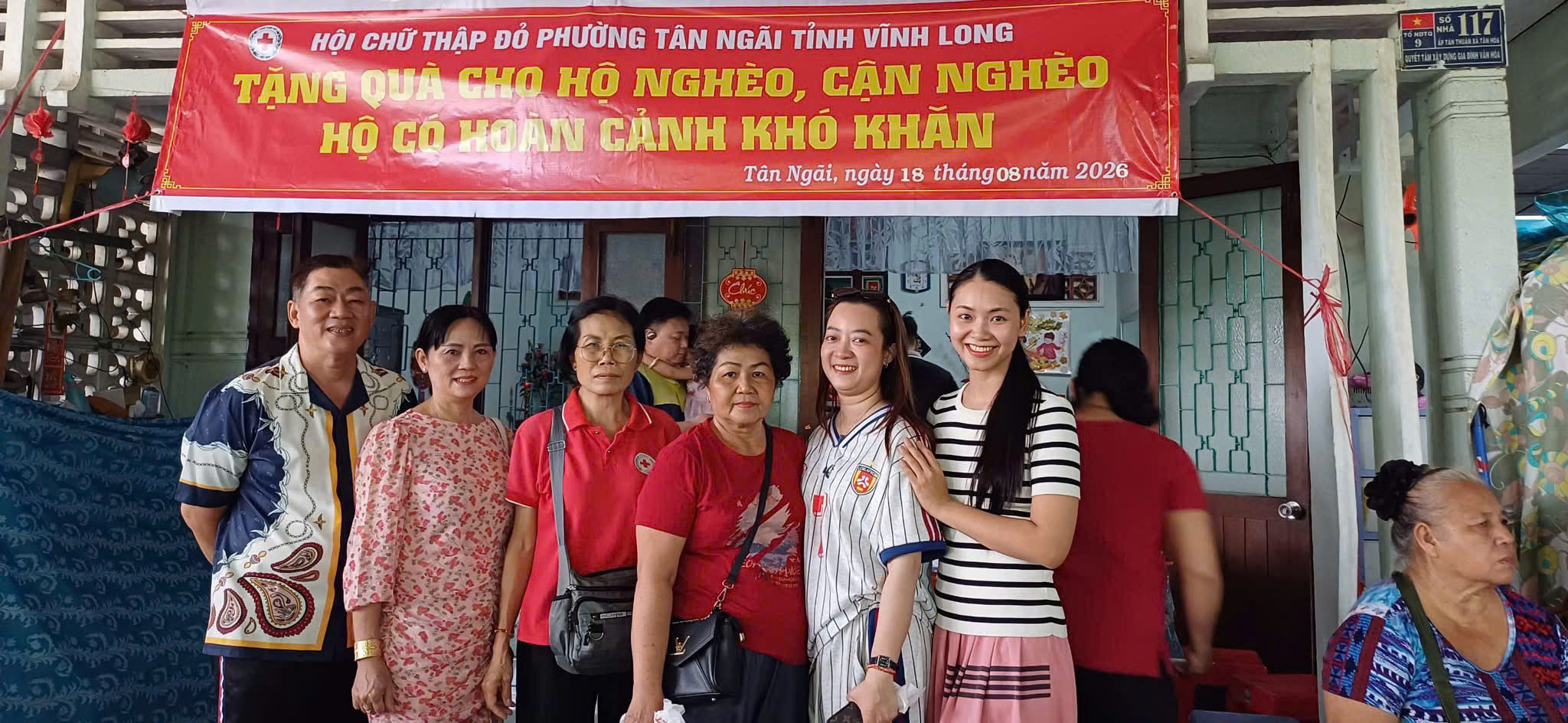 Hội Chữ thập đỏ phường Tân Ngãi trao tặng hơn 300 suất quà nhân dịp Lễ Vu Lan.