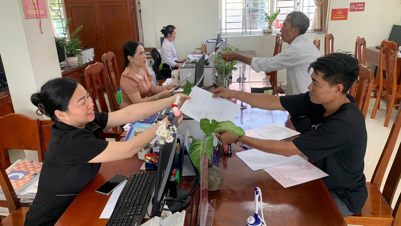 Phường Tân Ngãi triển khai hiệu quả các giải pháp nâng cao chất lượng dịch vụ công trực tuyến