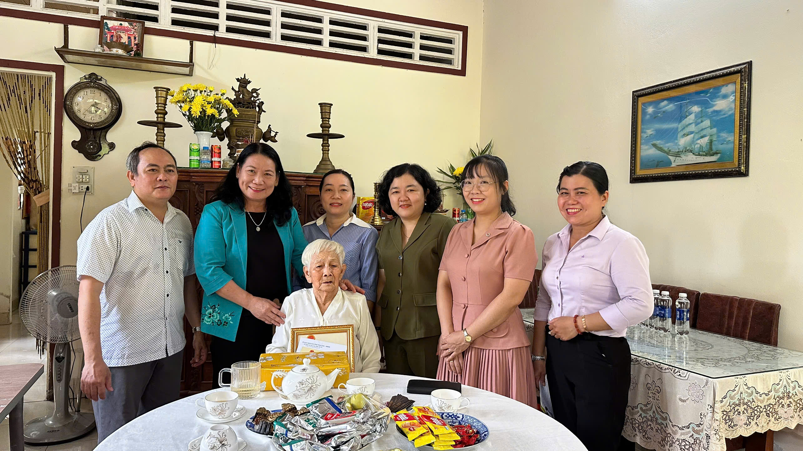 Thăm Hỏi, Chúc Thọ, Mừng Thọ Người Cao Tuổi Trên Địa Bàn Tỉnh Vĩnh Long