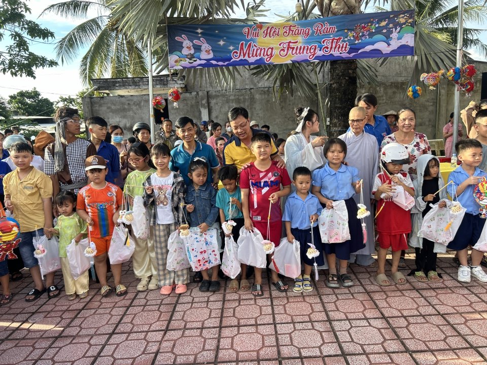 Chương trình Vui Hội Trăng Rằm chùa Hòa Long
