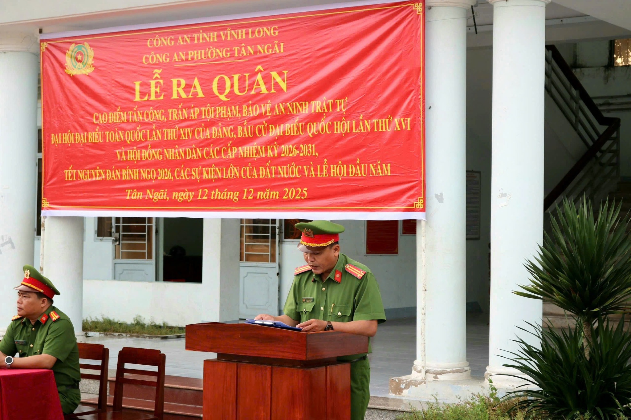 Công an phường Tân Ngãi - Tổ chức lễ ra quân cao điểm tấn công, trấn áp tội phạm, bảo vệ an ninh trật tự.