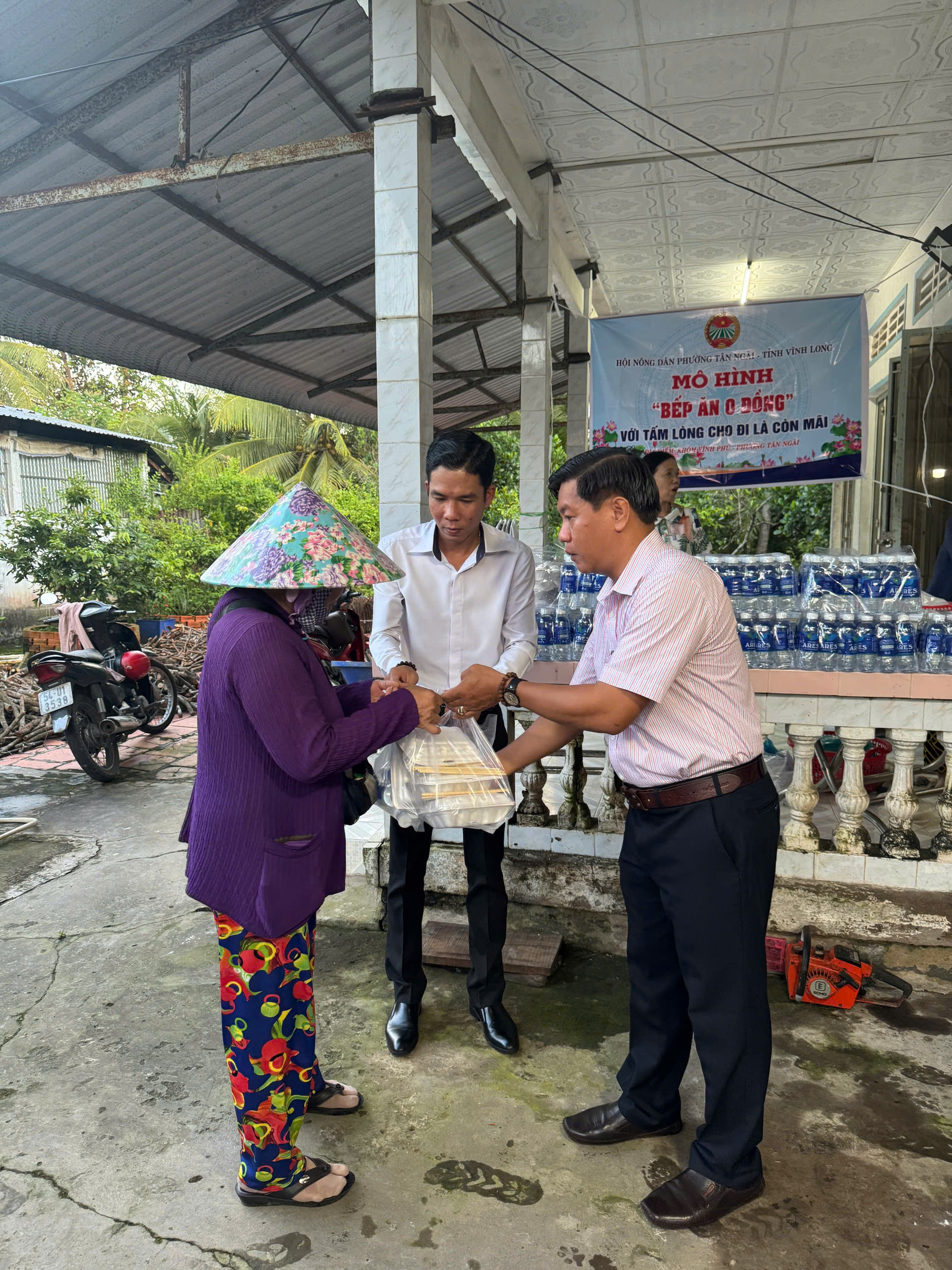 Hội nông dân phường Tân Ngãi - Thực hiện mô hình 'Bếp ăn 0 đồng"
