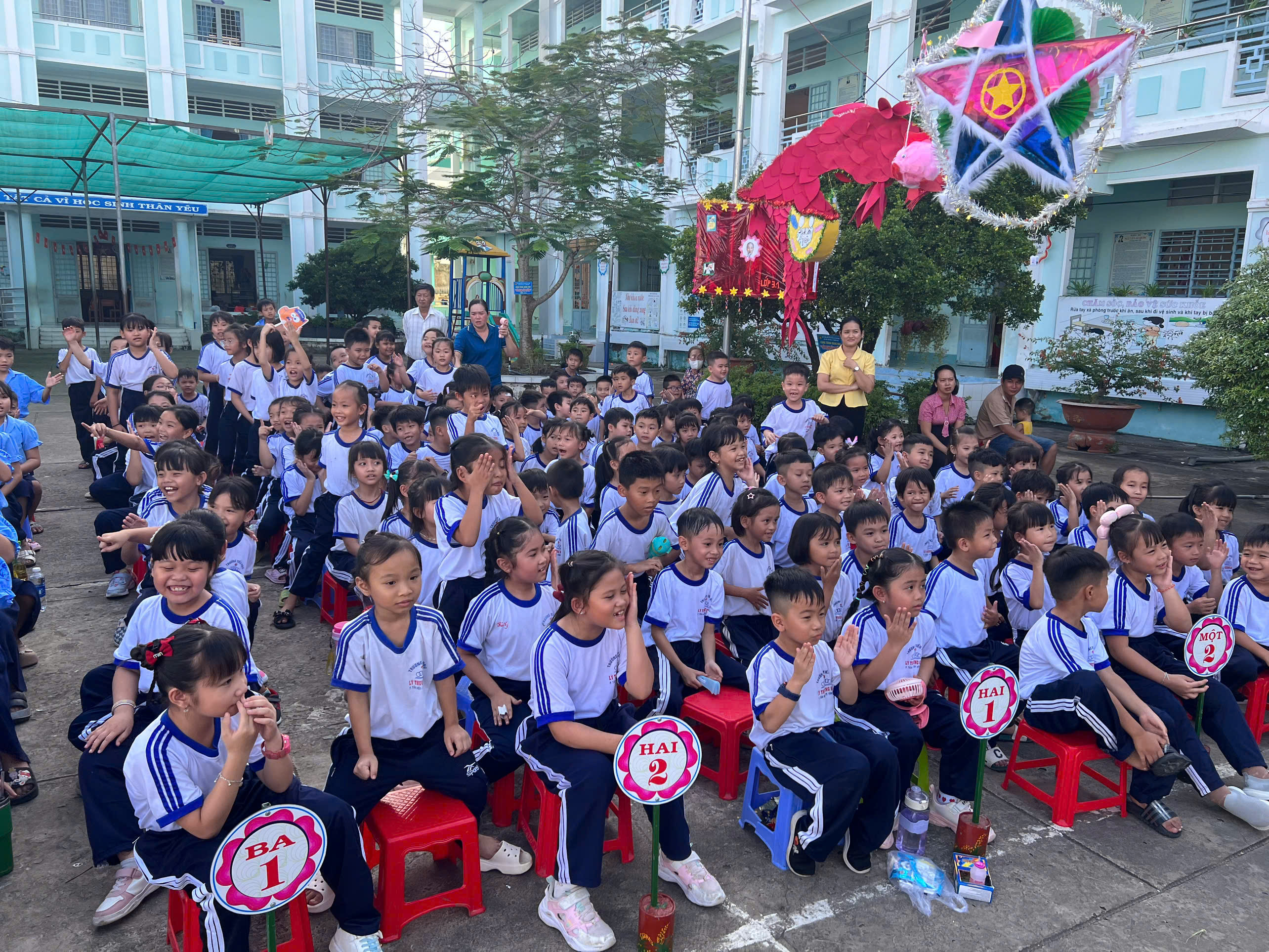 Trường TH Lý Thường Kiệt - Tổ chức chương trình " Vui hội trăng rằm"