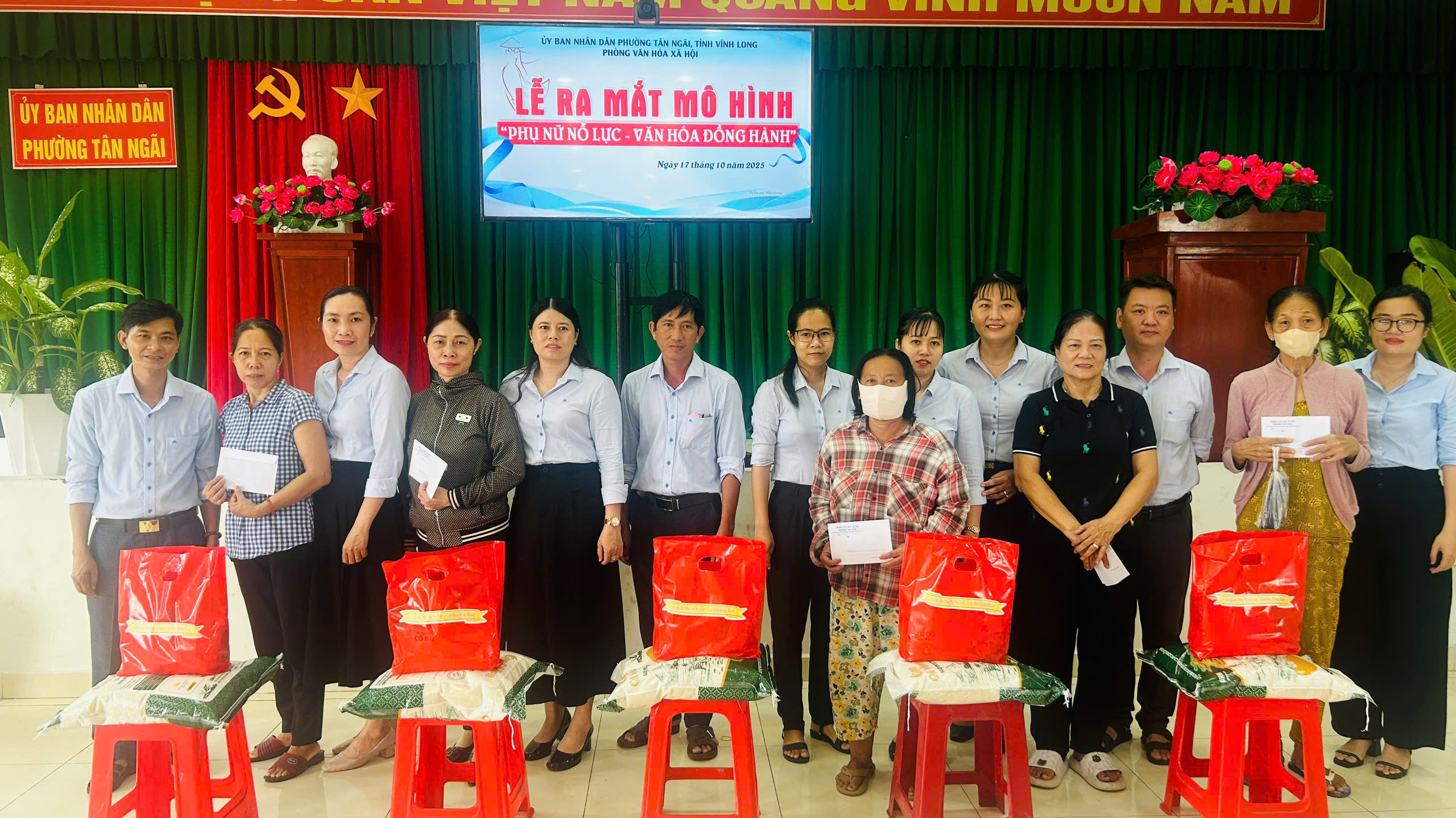 Phòng VHXH - Ra mắt mô hình "Phụ nữ nỗ lực - Văn hóa đồng hành"