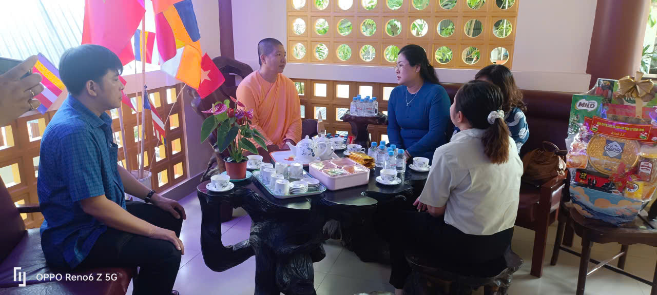 Lãnh đạo tỉnh Vĩnh Long - Thăm, tặng quà các cơ sở tôn giáo tại phường Tân Ngãi nhân dịp Đại lễ Phật đản 2026